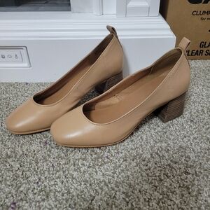 Crown Vintage Clanton Pump Beige And Brown Block Heel, Size 7